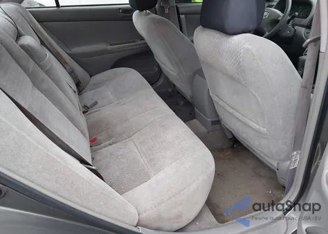 2002 Toyota Camry Le z USA, uszkodzony, nr VIN 4T1BE32K12U536831